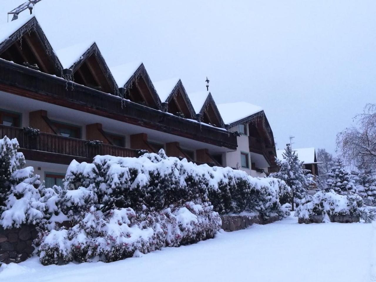 Park Hotel Bellacosta Cavalese Exterior foto